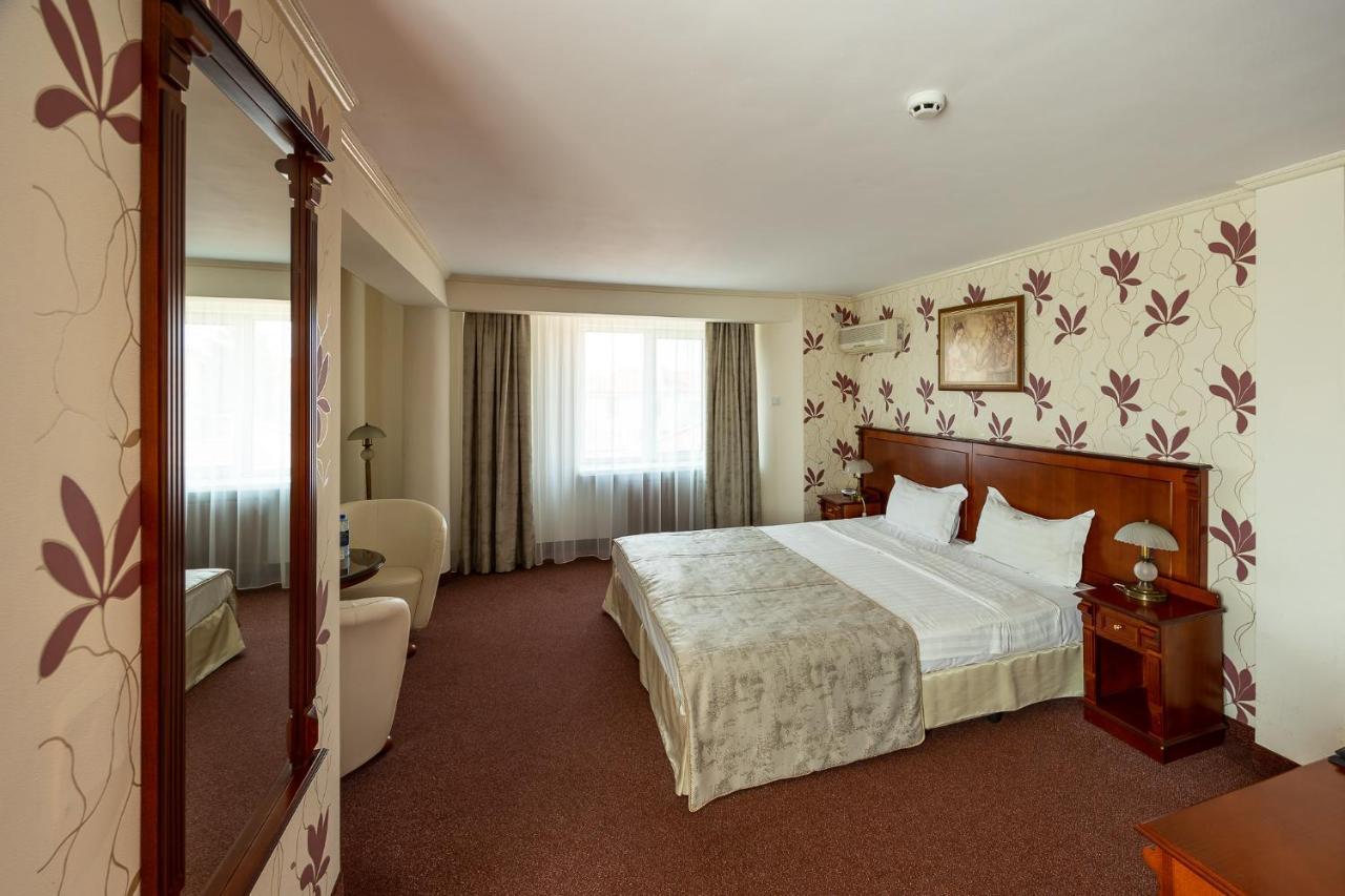 Hotel Palas מלון